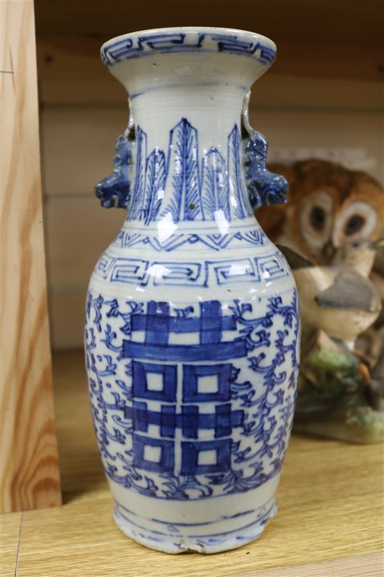 A 19th century Chinese blue and white vase height 25cm